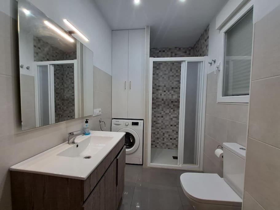 Altamira White & Bright Apartment